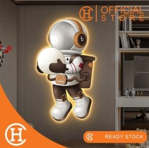Dekorasi Dinding Astronaut Decorative Wall Painting with LED Light