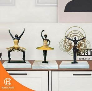 Dekorasi Pajangan Bauhaus Sculpture Collection
