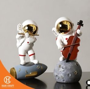 Dekorasi Pajangan Musician Astronaut Figurine