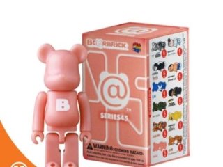 Koleksi Figur Mini Bearbrick Random 3