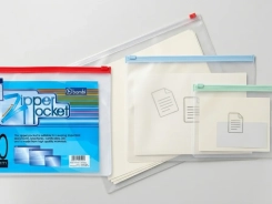 Tiga varian zipper pocket Bambi ukuran A5, A4, dan Folio berbahan PVC transparan tersusun di meja kantor – Bindexmall